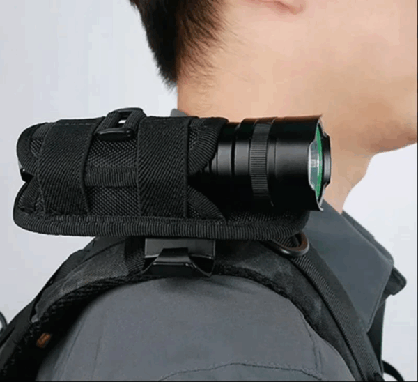 Flash light pouch